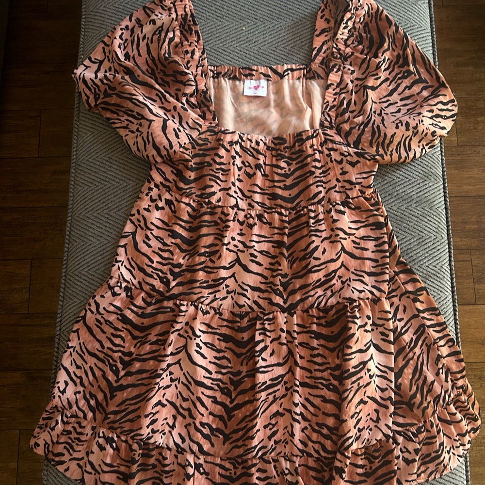 Tiger Print Square Neck Line Puff Sleeve